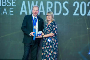 Lynne Jack receiving the CIBSE Silver Medal